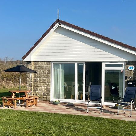Bayview Self-Catering Coastal Bungalow In Rural West Wight Freshwater Zewnętrze zdjęcie