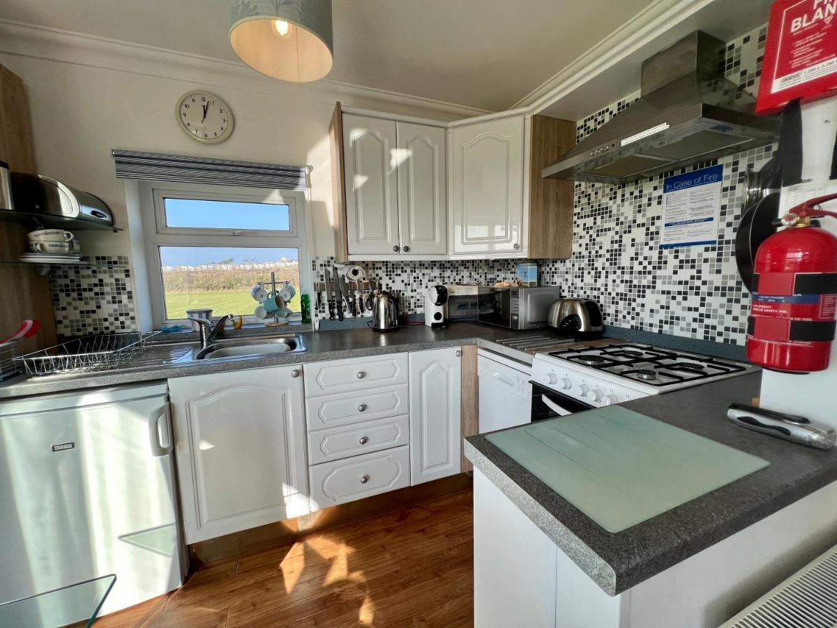 Bayview Self-Catering Coastal Bungalow In Rural West Wight Freshwater Zewnętrze zdjęcie